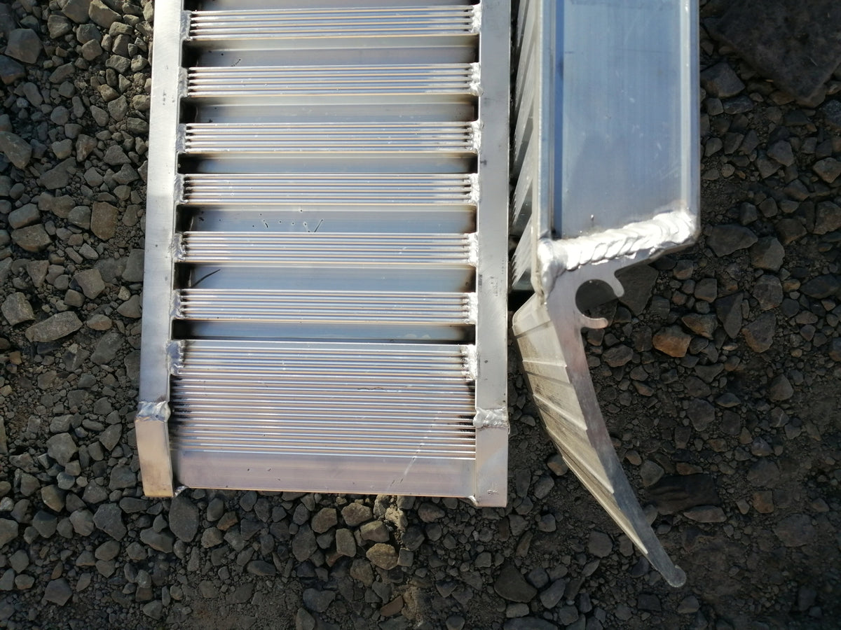 Aluminum Overrun Loading Ramps 2m lifting capacity 1800kg