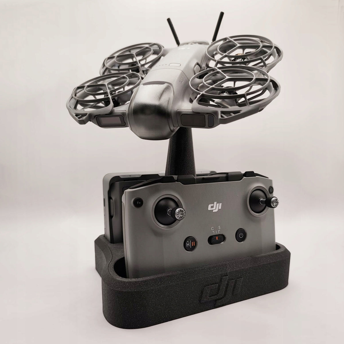 BASE STAND PRESENTER DRONE DJI NEO 2 AND CONTROLLER AND BATTERIES BOX CASE Packaging status original