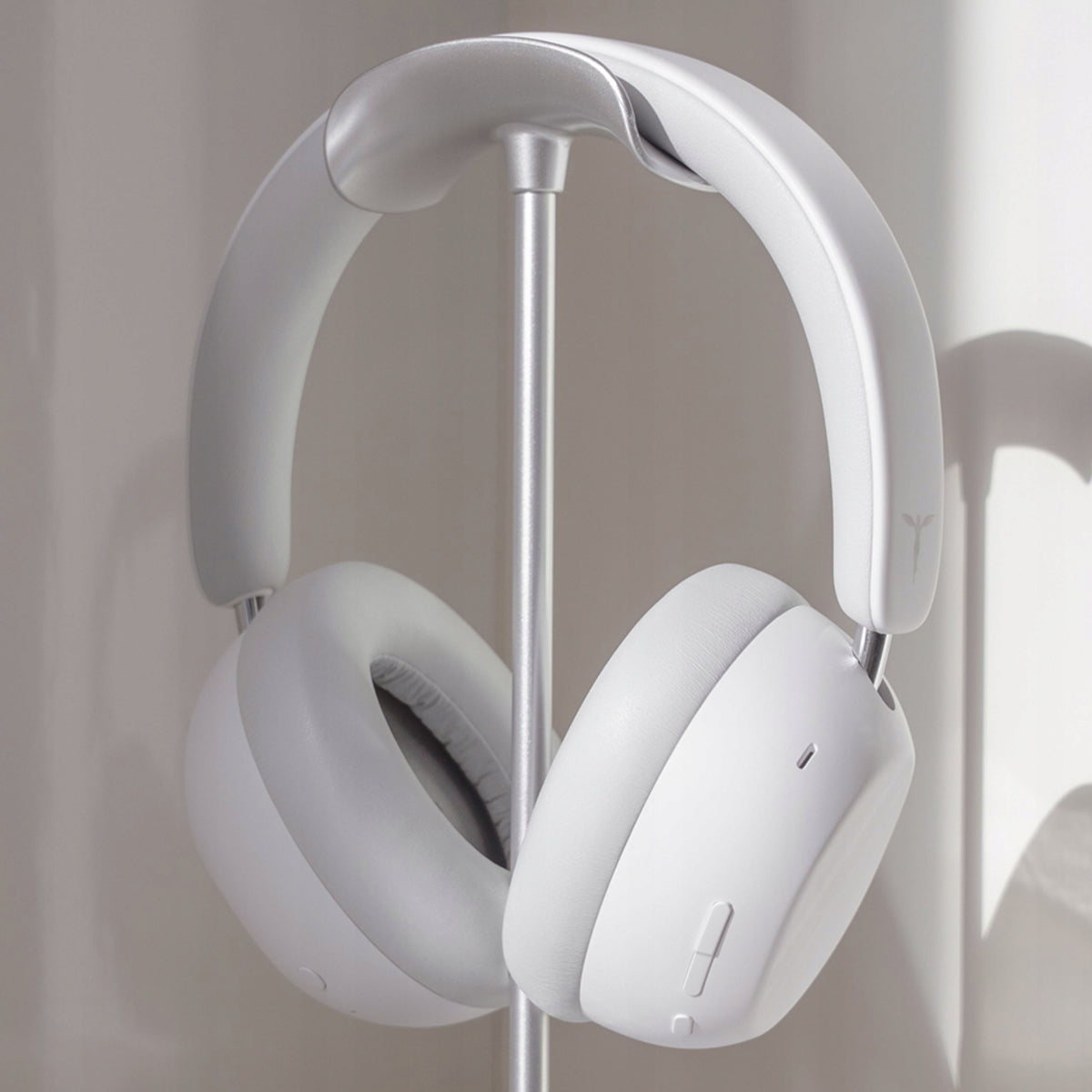 BLUETOOTH 6.0 WIRELESS HEADPHONES WITH ANC OVER-THE-EAR TANCHJIM RITA WHITE Packaging status original