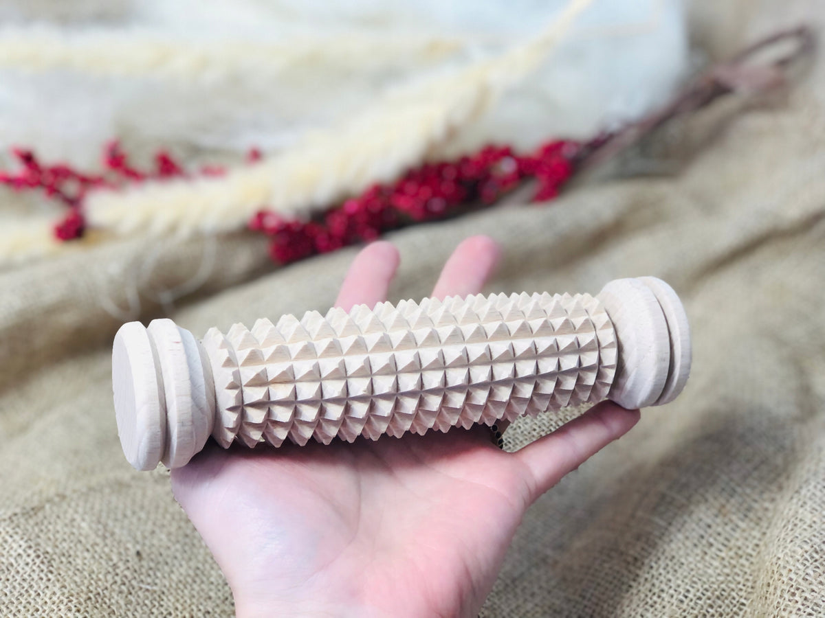 HAND FOOT MASSAGER WOODEN BODY MUSCLE MASSAGE Color transparent