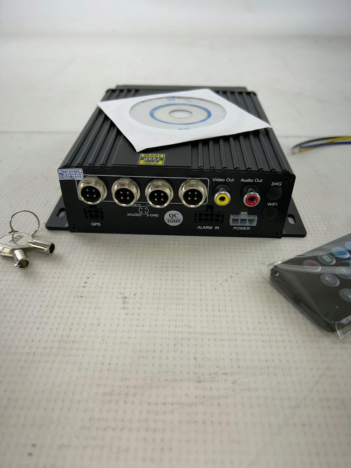 Professional Car DVR Driving Recorder with Support for 4 AHD 4PIN Cameras