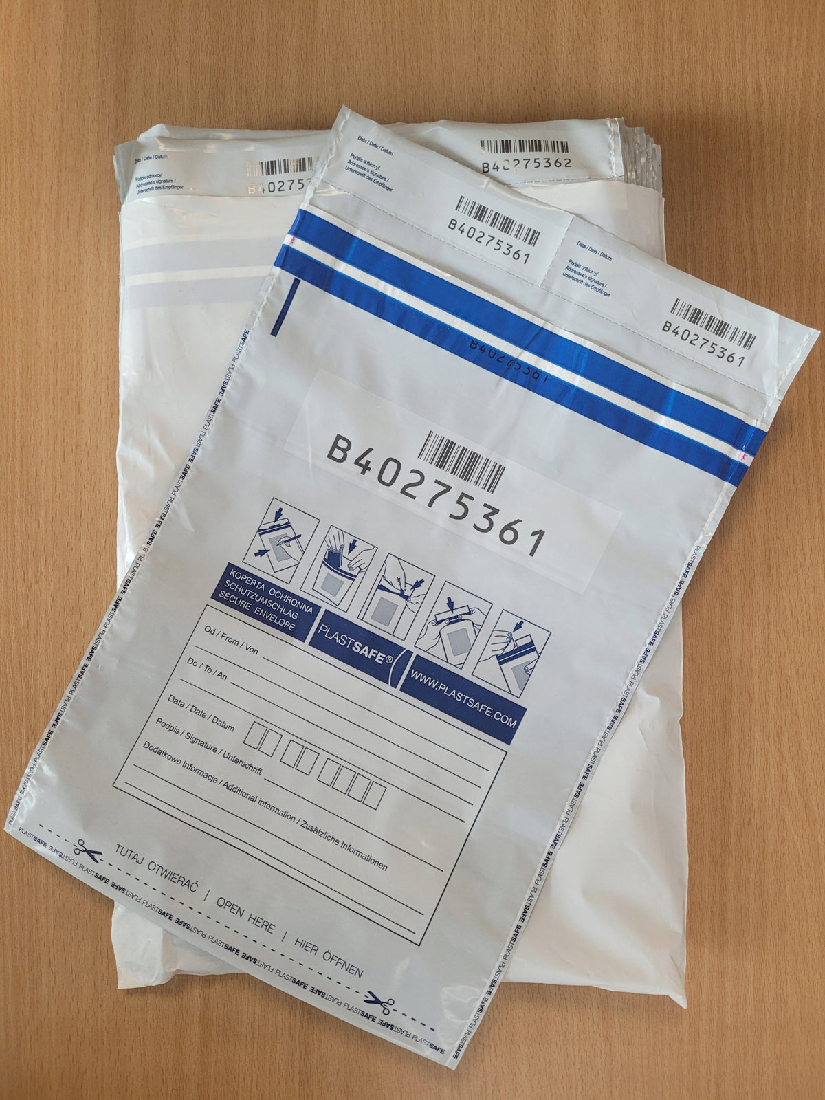Safety envelopes B4 PlastSafe white