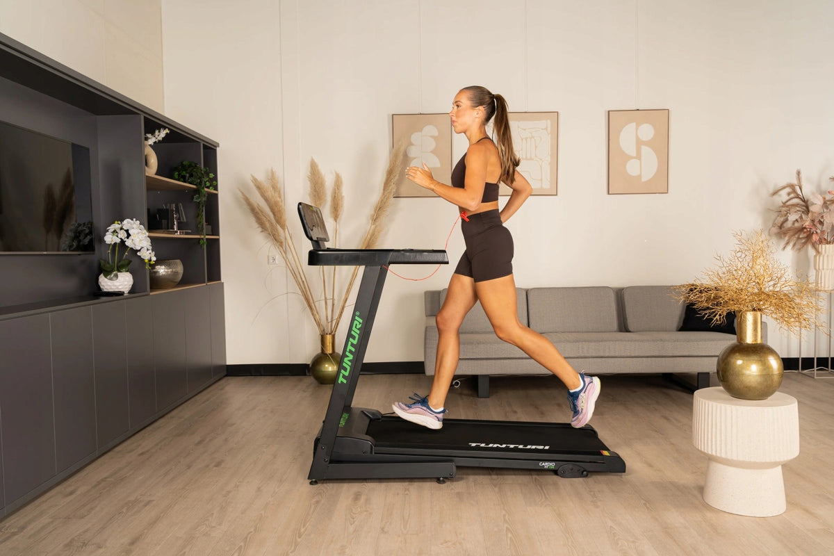 TUNTURI CARDIO FIT T30 FOLDING ELECTRIC TREADMILL Packaging status original
